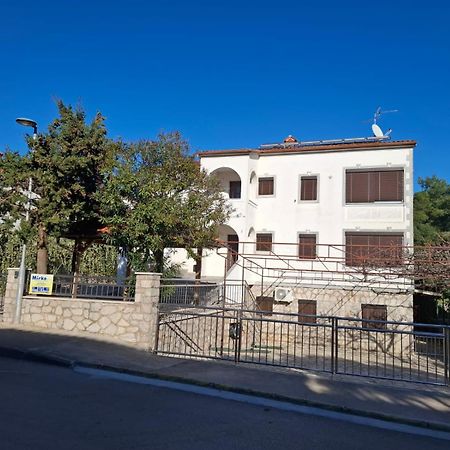 Apartments Vila Tisa Mali Lošinj Εξωτερικό φωτογραφία