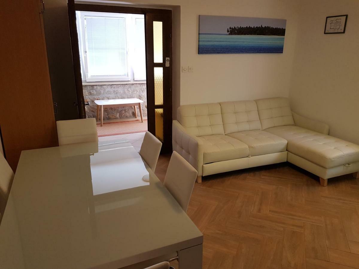 Apartments Vila Tisa Mali Lošinj Εξωτερικό φωτογραφία