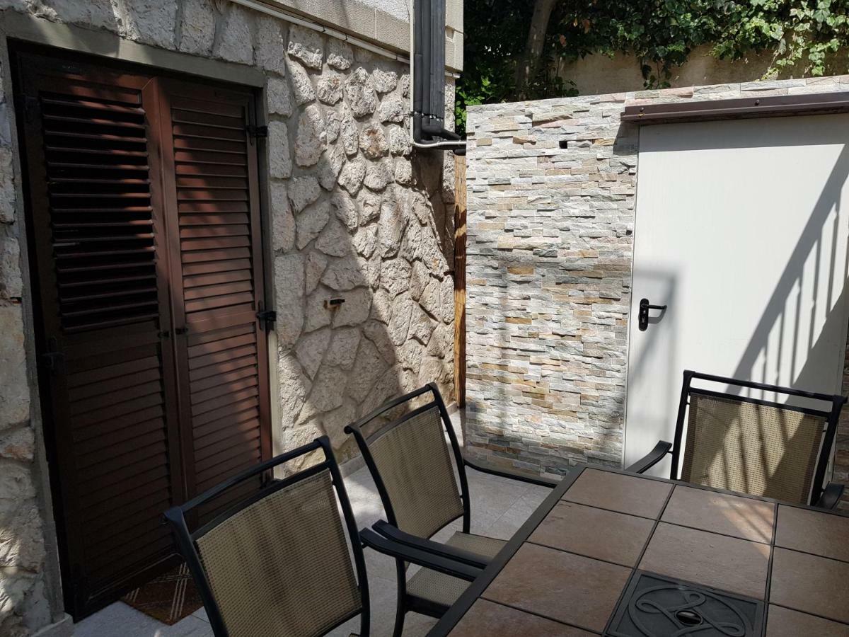 Apartments Vila Tisa Mali Lošinj Εξωτερικό φωτογραφία